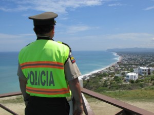 Policía vigilante siempre de la seguridad