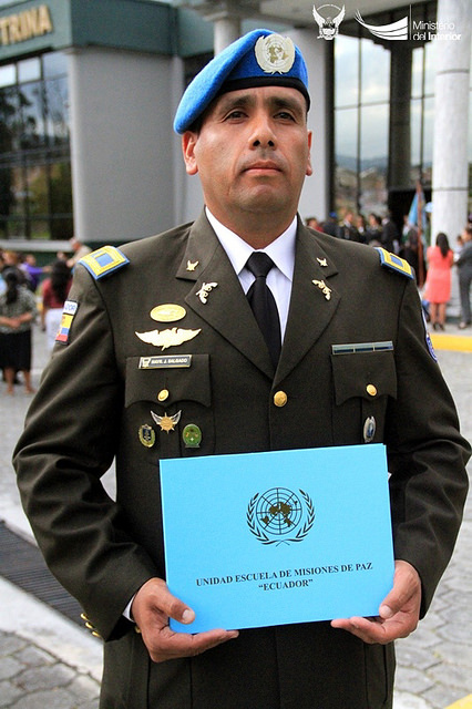 Migración jefe heroína Policía ecuatoriano recibió certificación de casco azul – Ministerio de  Gobierno